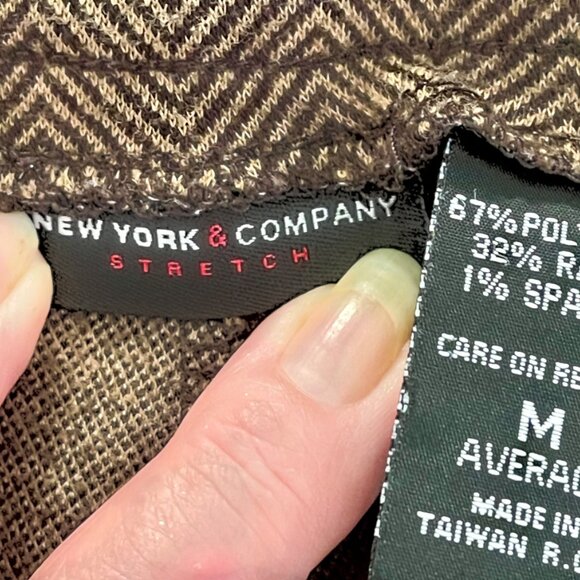 NEW YORK & CO Brand Women's Pull On Herringbone Brown Pants ~ Medium - Picture 5 of 5